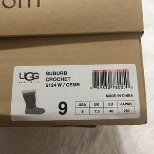 Suburb Crochet Uggs Size 9